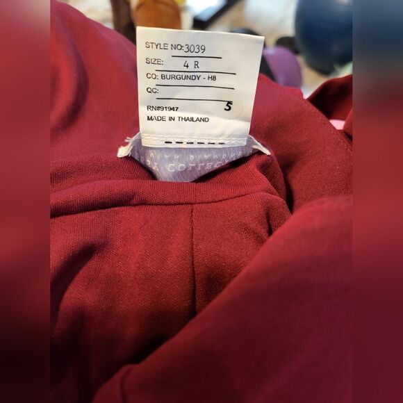 Dessy Collection High-Neck Backless Crepe Trumpet Gown 3039 NWOT size 4 burgandy - Picture 6 of 6